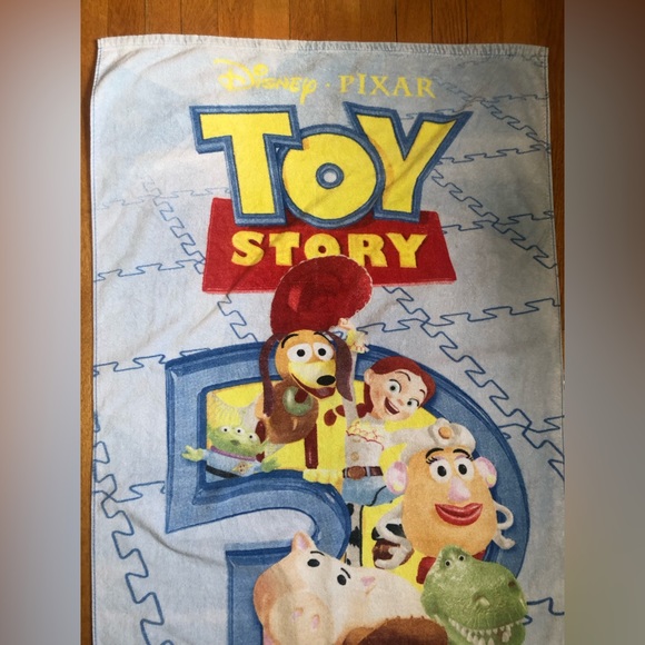 Disney & Pixar Toy Story 3 Disney Store Beach Towel - Picture 4 of 10